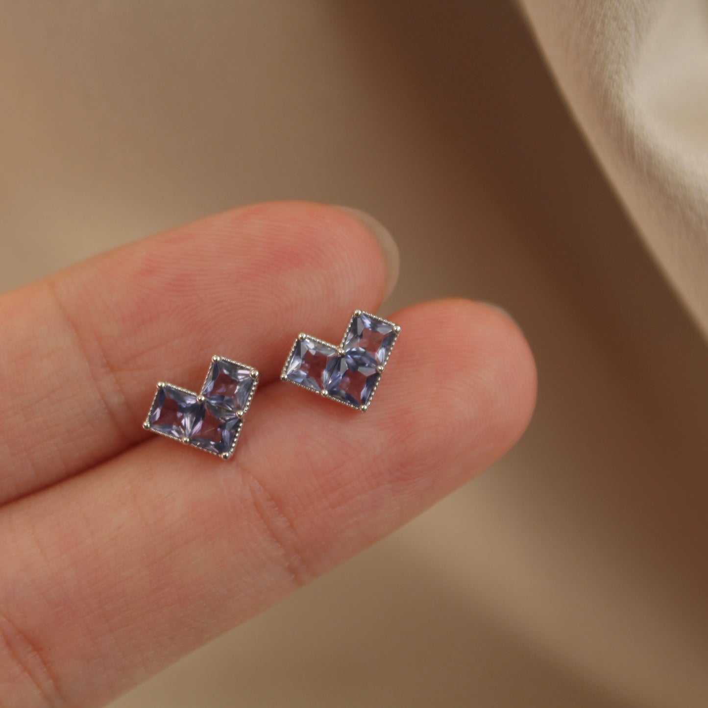 14K Solid White Gold Lolite Heart Earrings 堇青石