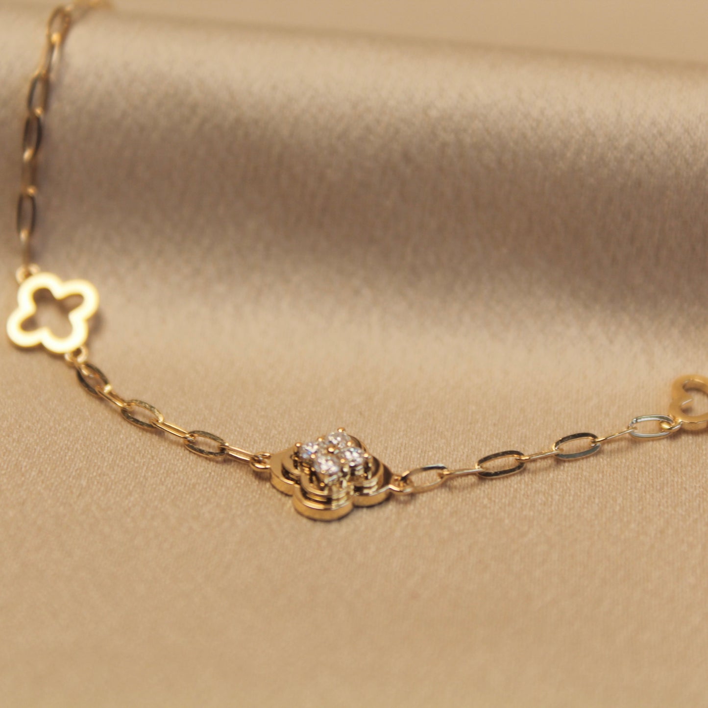 18K Solid Gold Three Clovers Bracelet
