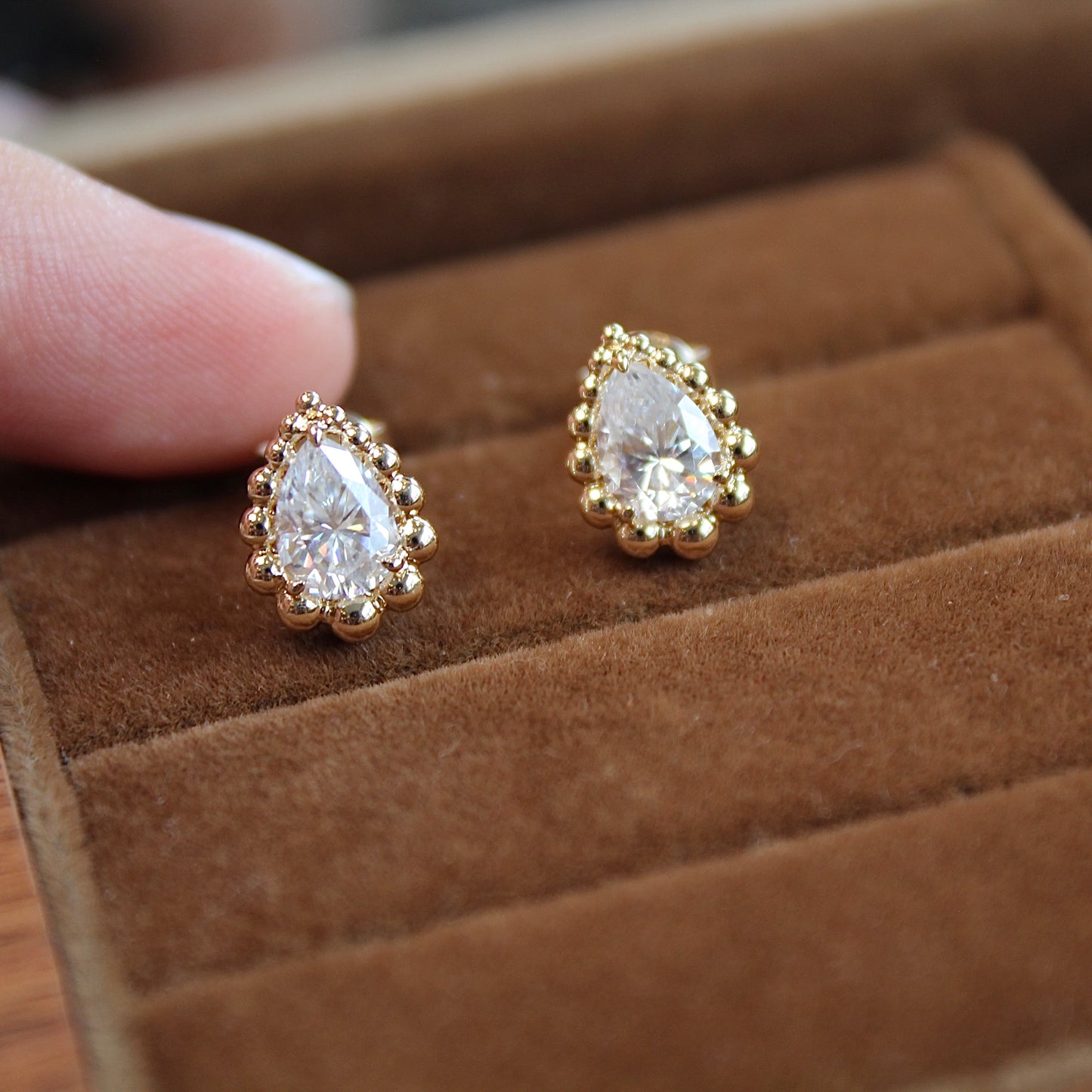 14K Solid Yellow Gold Pear Shape Earrings