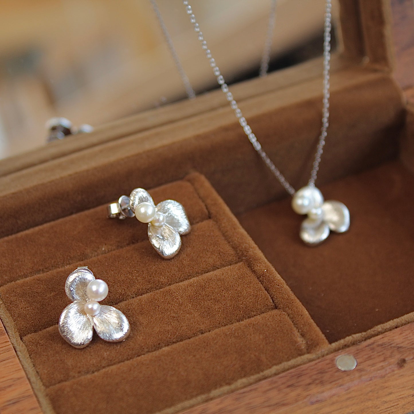 Silk-Drawn Petals Pearl Earrings, Silver Version