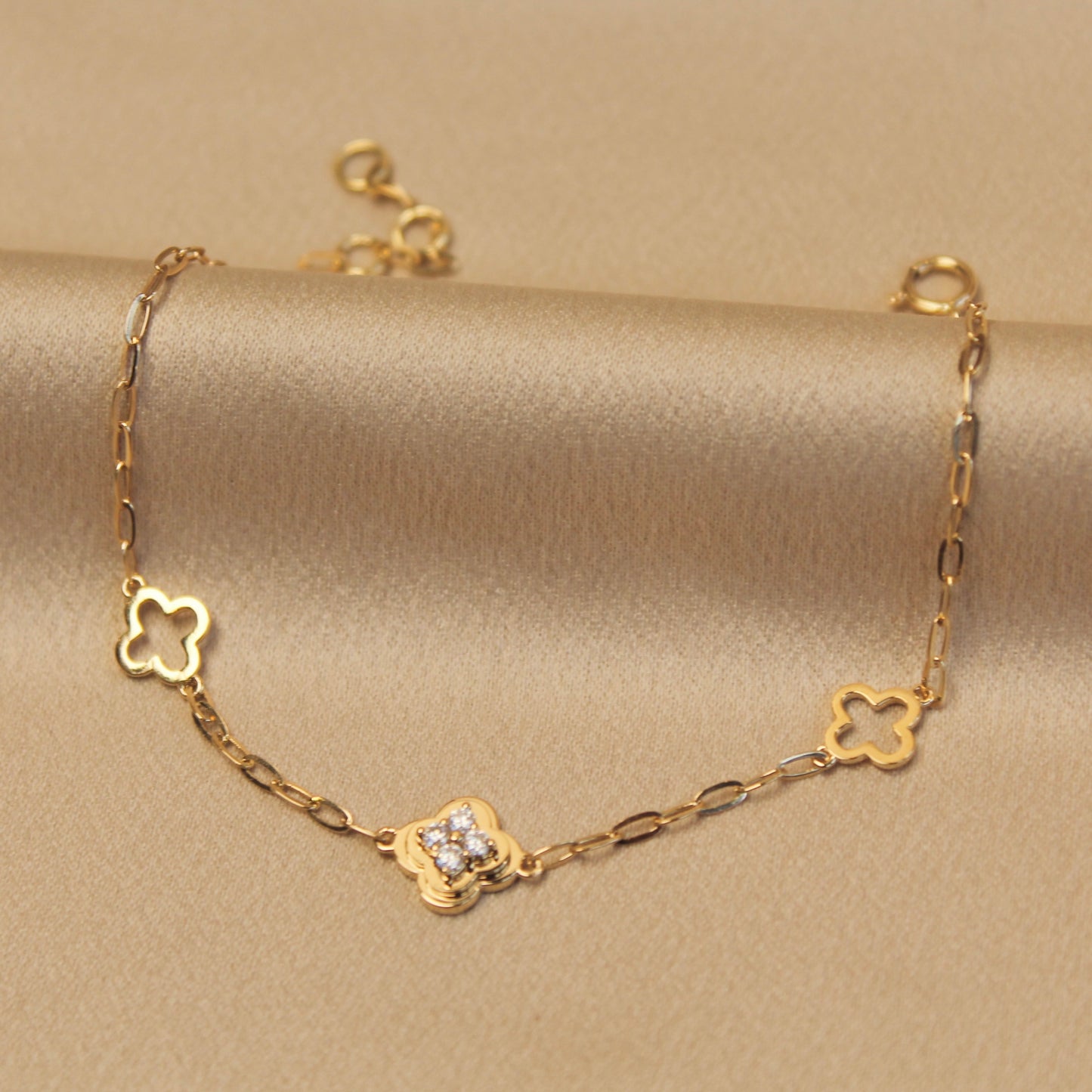 18K Solid Gold Three Clovers Bracelet