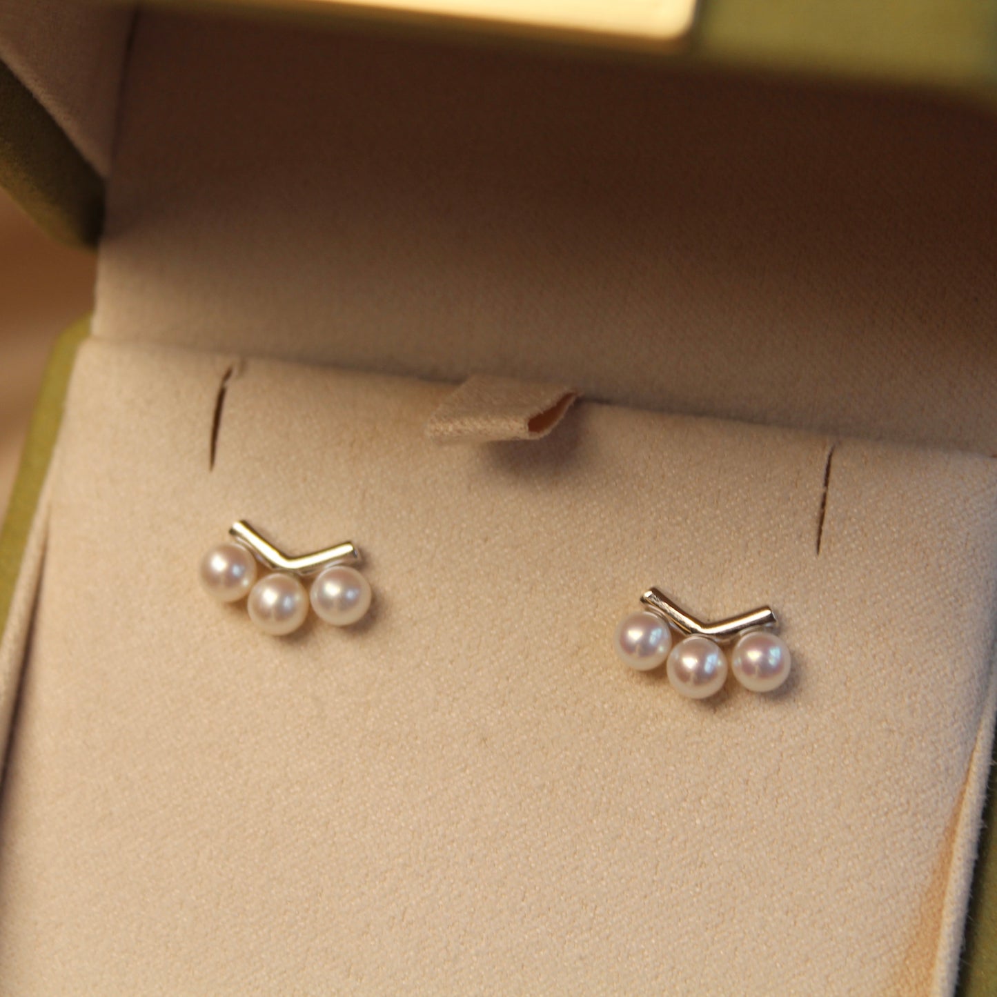 14K Solid White Gold Natural Pearl Earrings