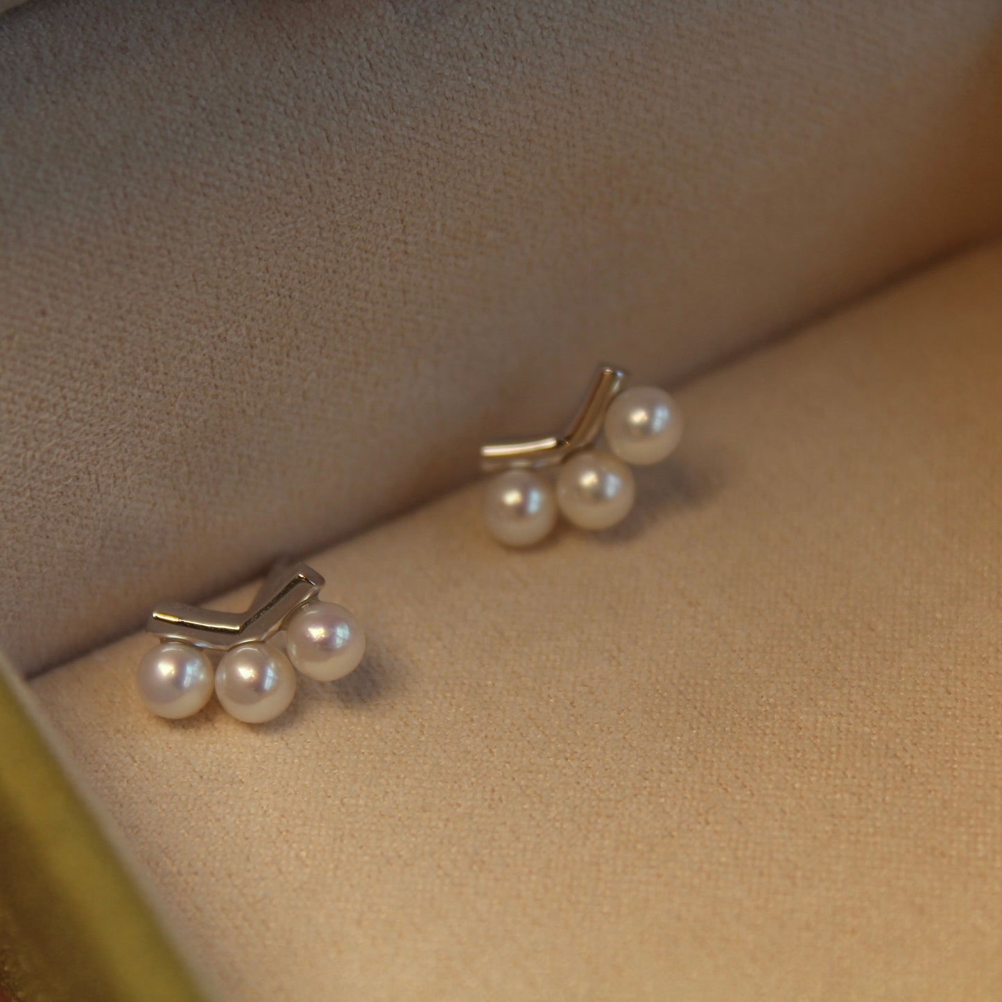 14K Solid White Gold Natural Pearl Earrings