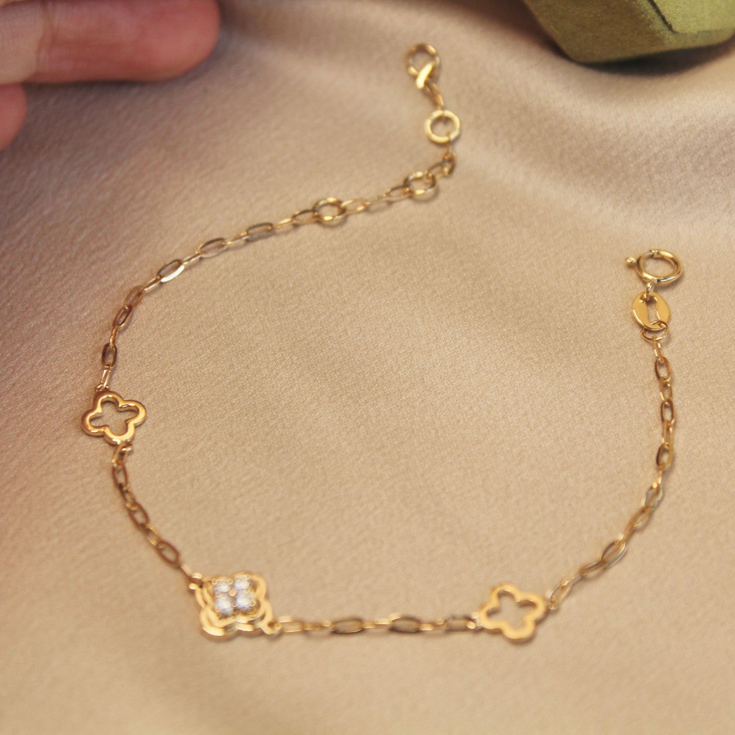 18K Solid Gold Three Clovers Bracelet