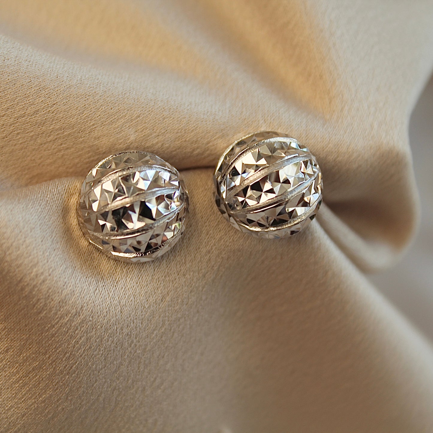 车花工艺 Sparkling Round Earrings