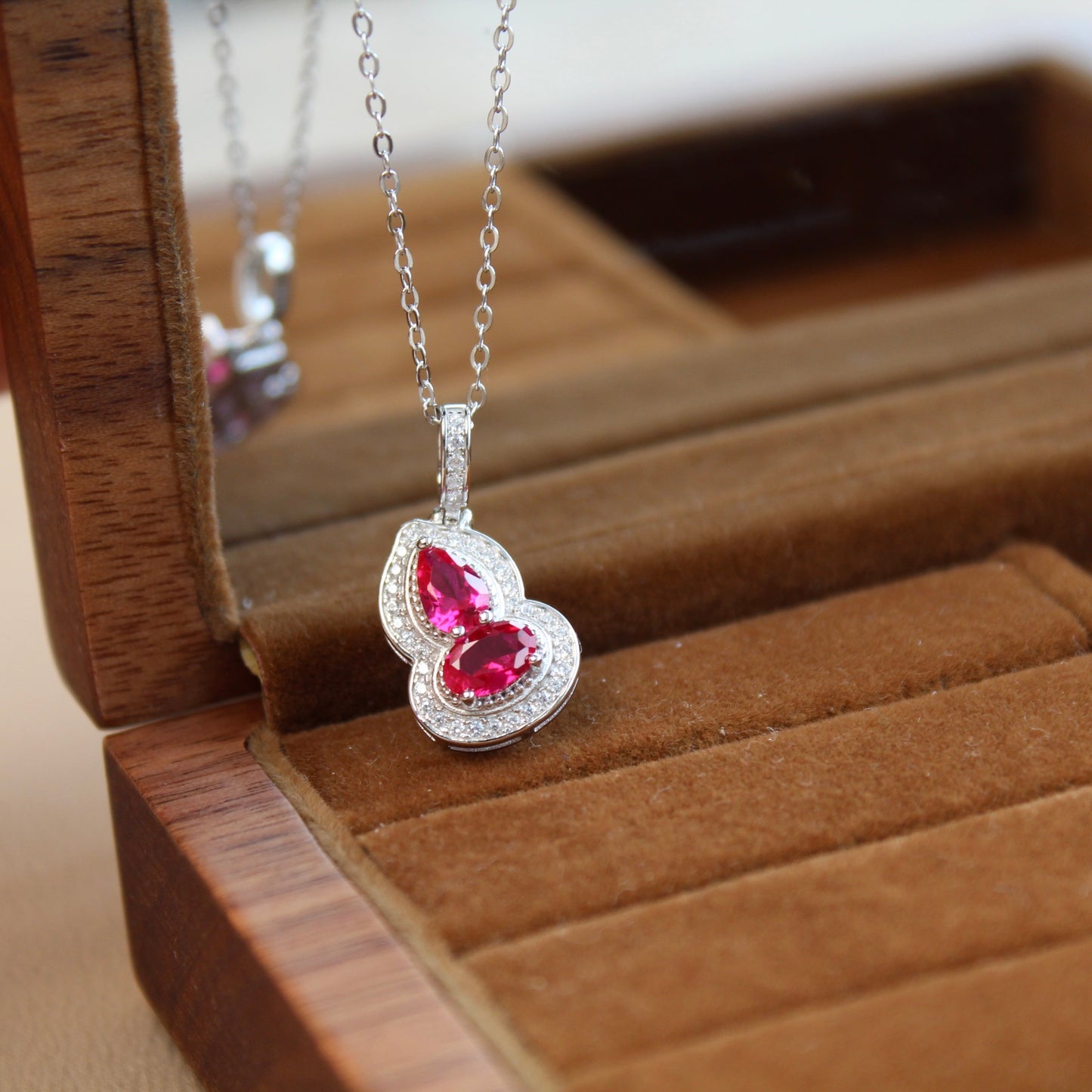 Fortune Red Hulu Necklace, Silver Version