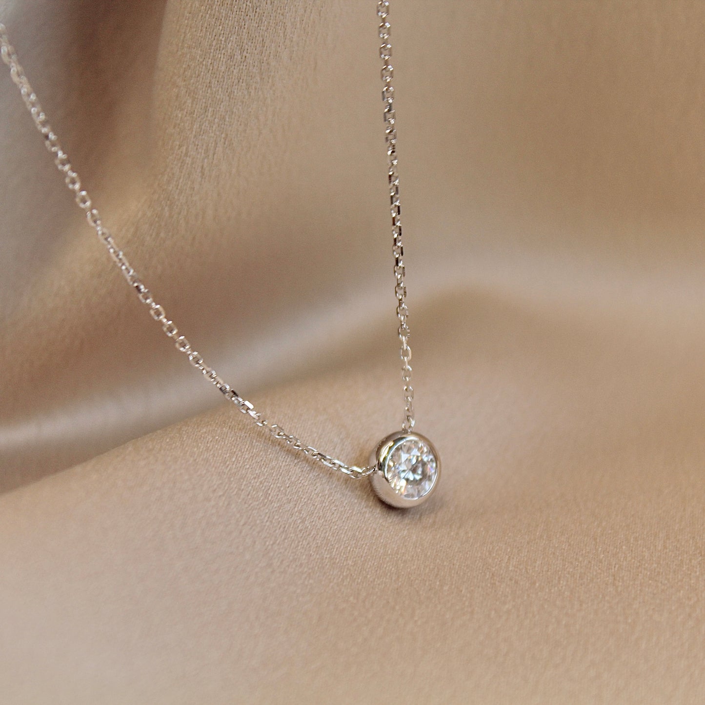 14K Solid Gold Single Bubble Necklace 0.5 Ct, White Gold