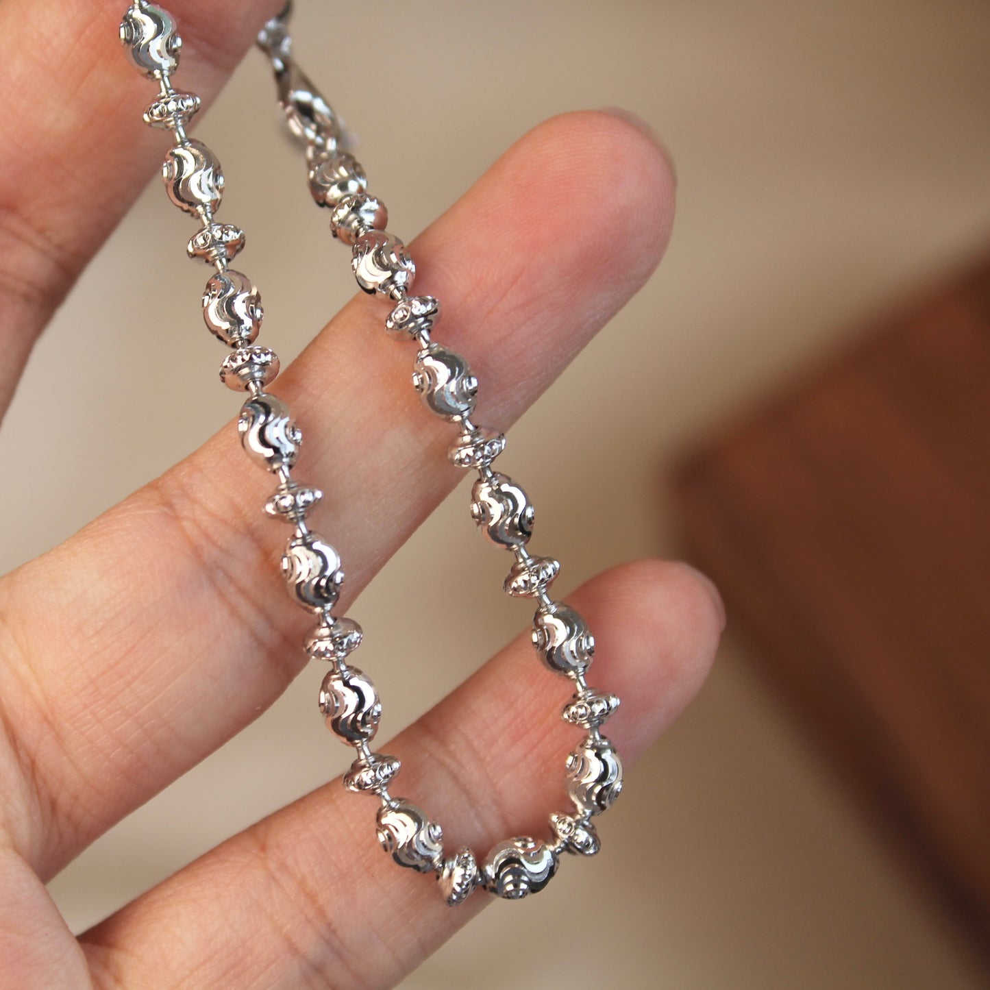 Sparkling Olive Bead Bracelet 波纹橄榄珠