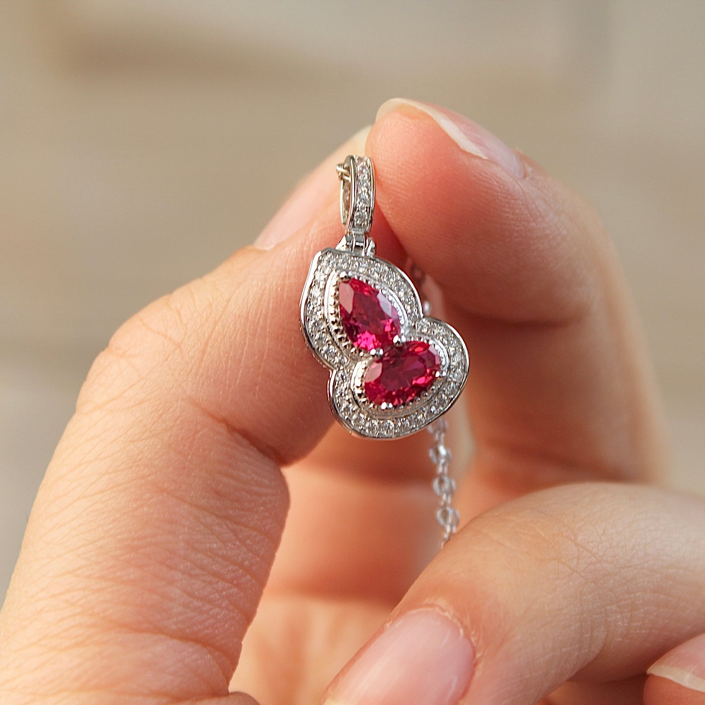 Fortune Red Hulu Necklace, Silver Version