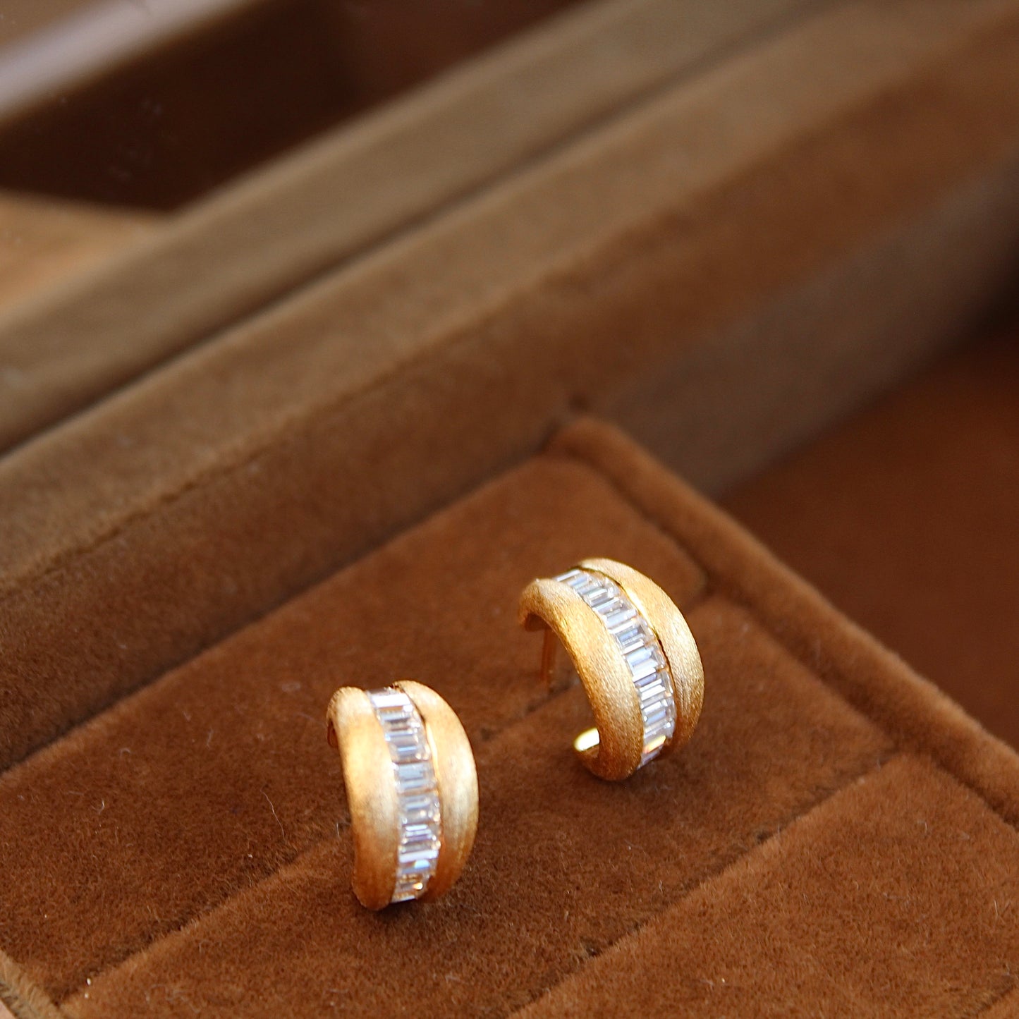 拉丝Half Moon C-Shape Earrings