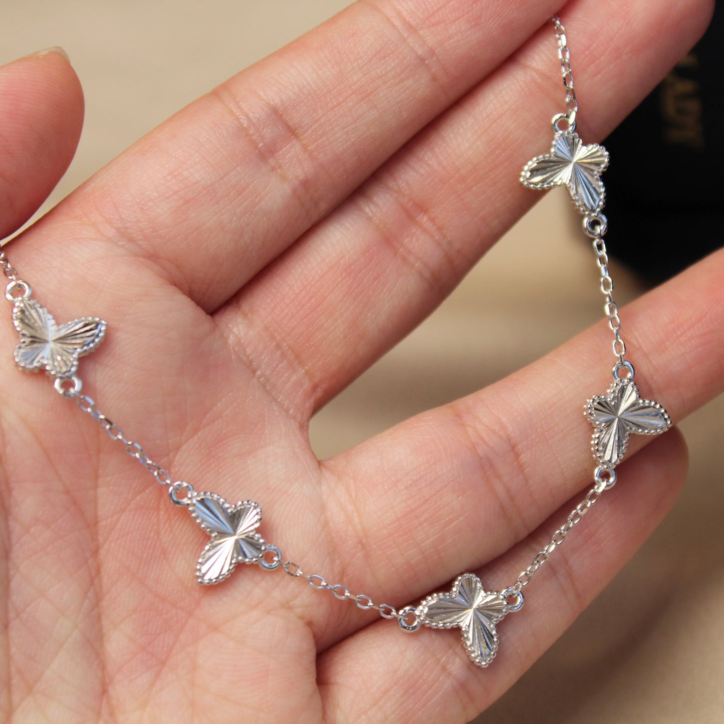车花工艺Laser Shine Butterflies Silver Bracelet
