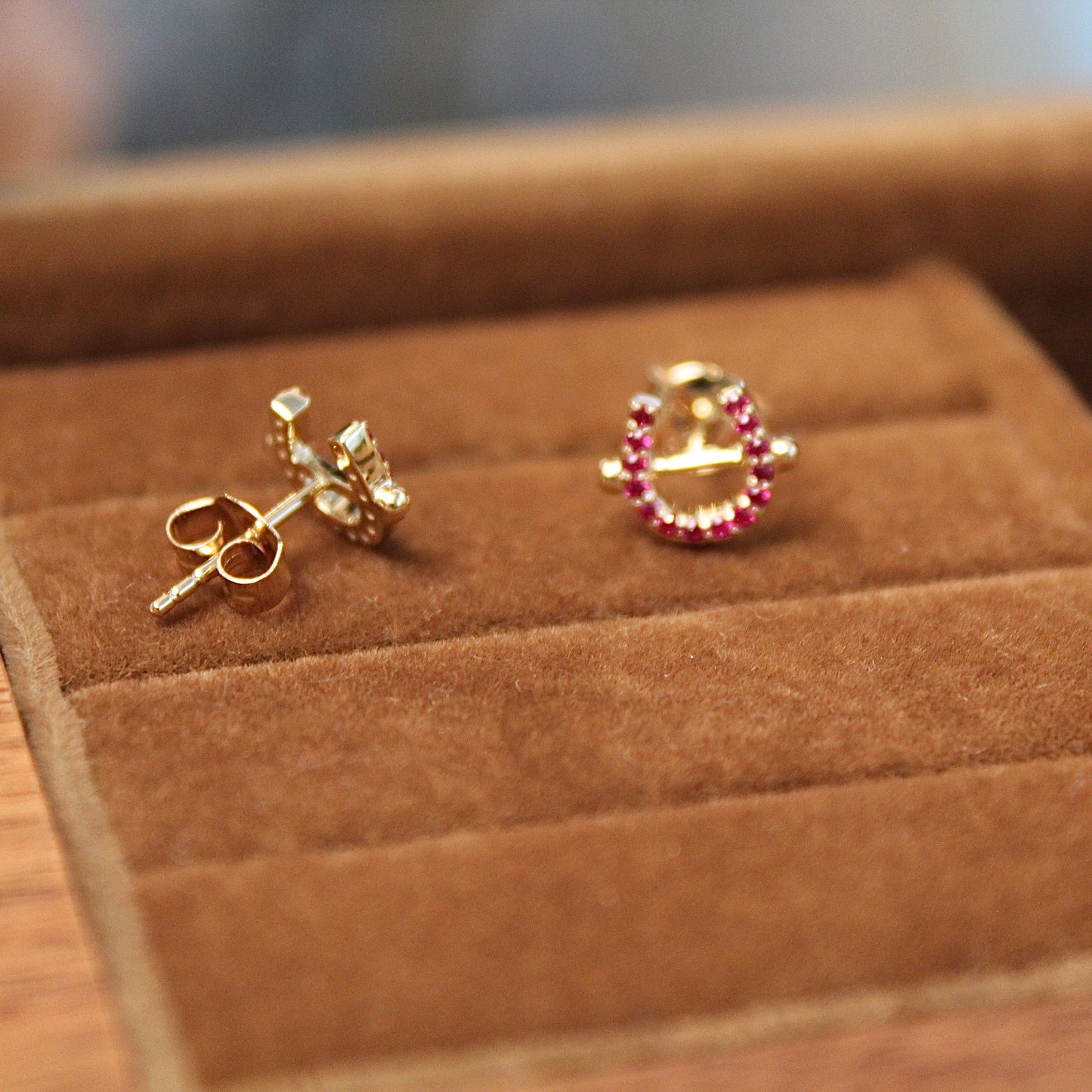 14K Solid Gold Horseshoe Earrings