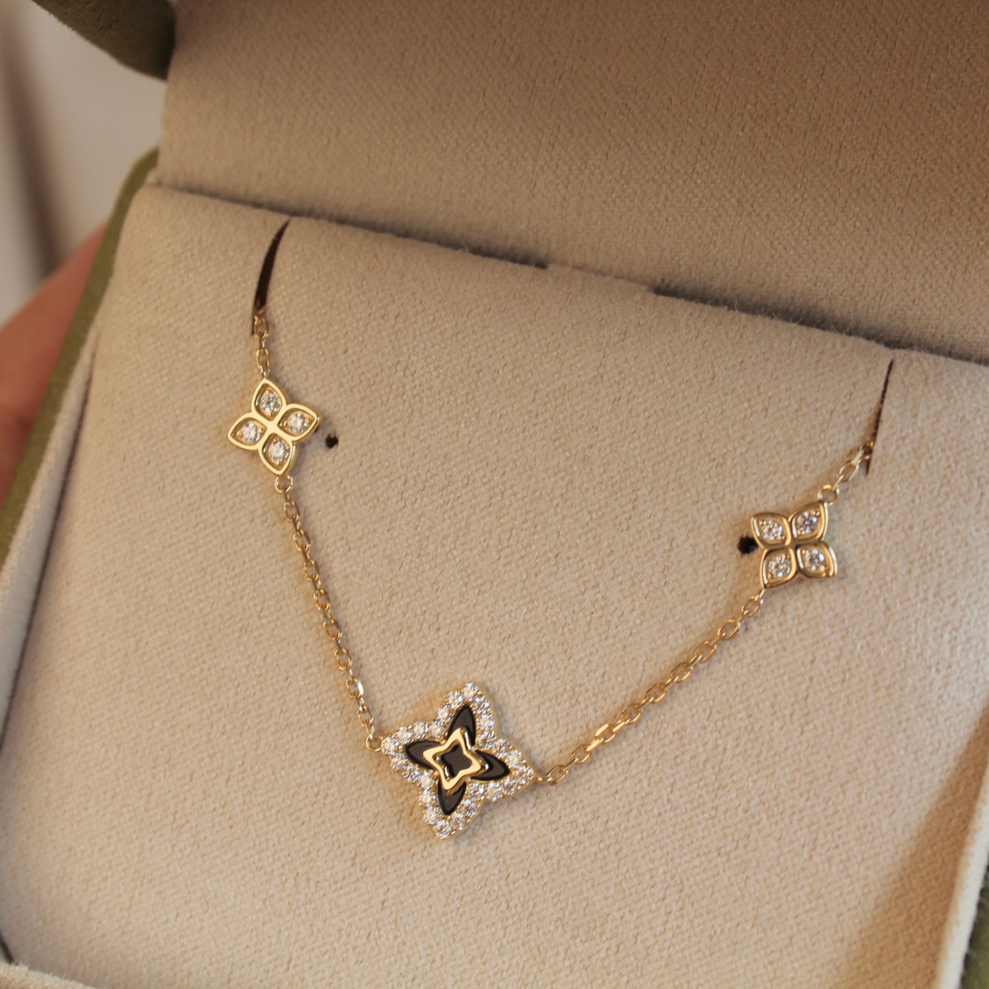 14K Solid Yellow Gold Black Onyx Clover Bracelet