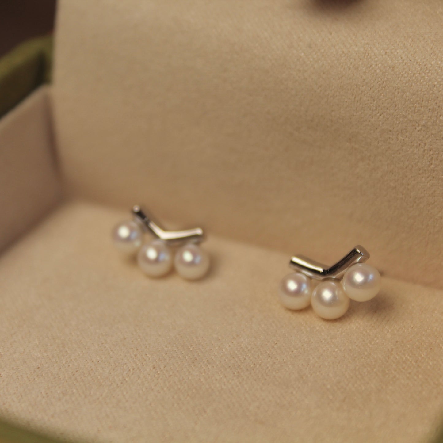 14K Solid White Gold Natural Pearl Earrings