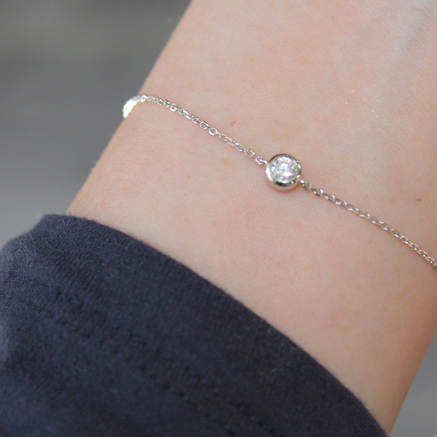 14K Solid White Gold Single Bubble Bracelet