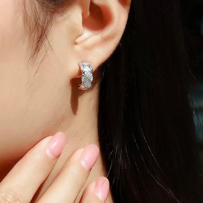 Plaid Moissanite C-Shape Earrings