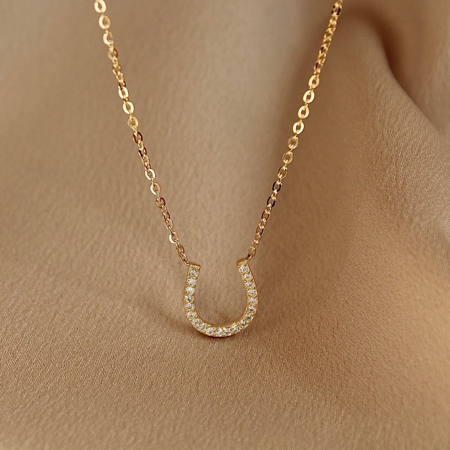 14K Solid Gold Horseshoe Moissanite Necklace