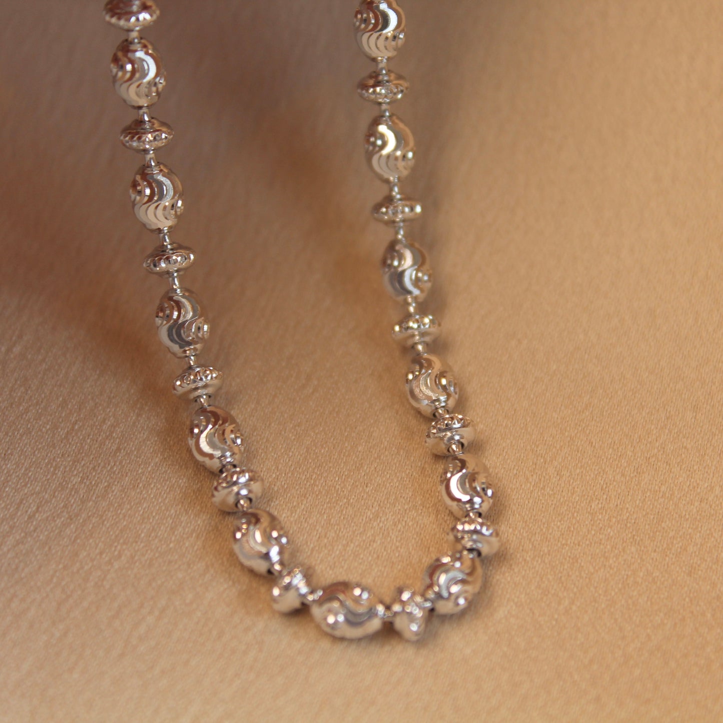 Sparkling Olive Bead Bracelet 波纹橄榄珠