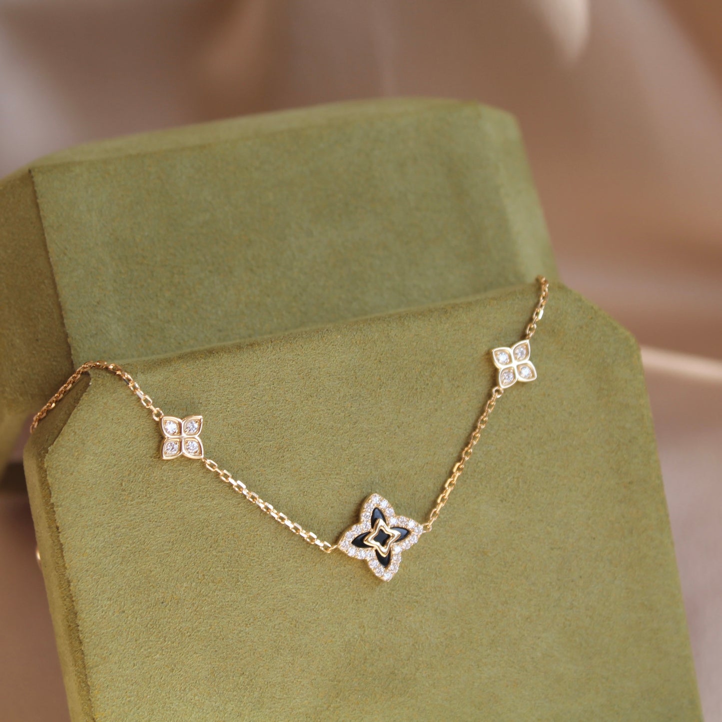 14K Solid Yellow Gold Black Onyx Clover Bracelet