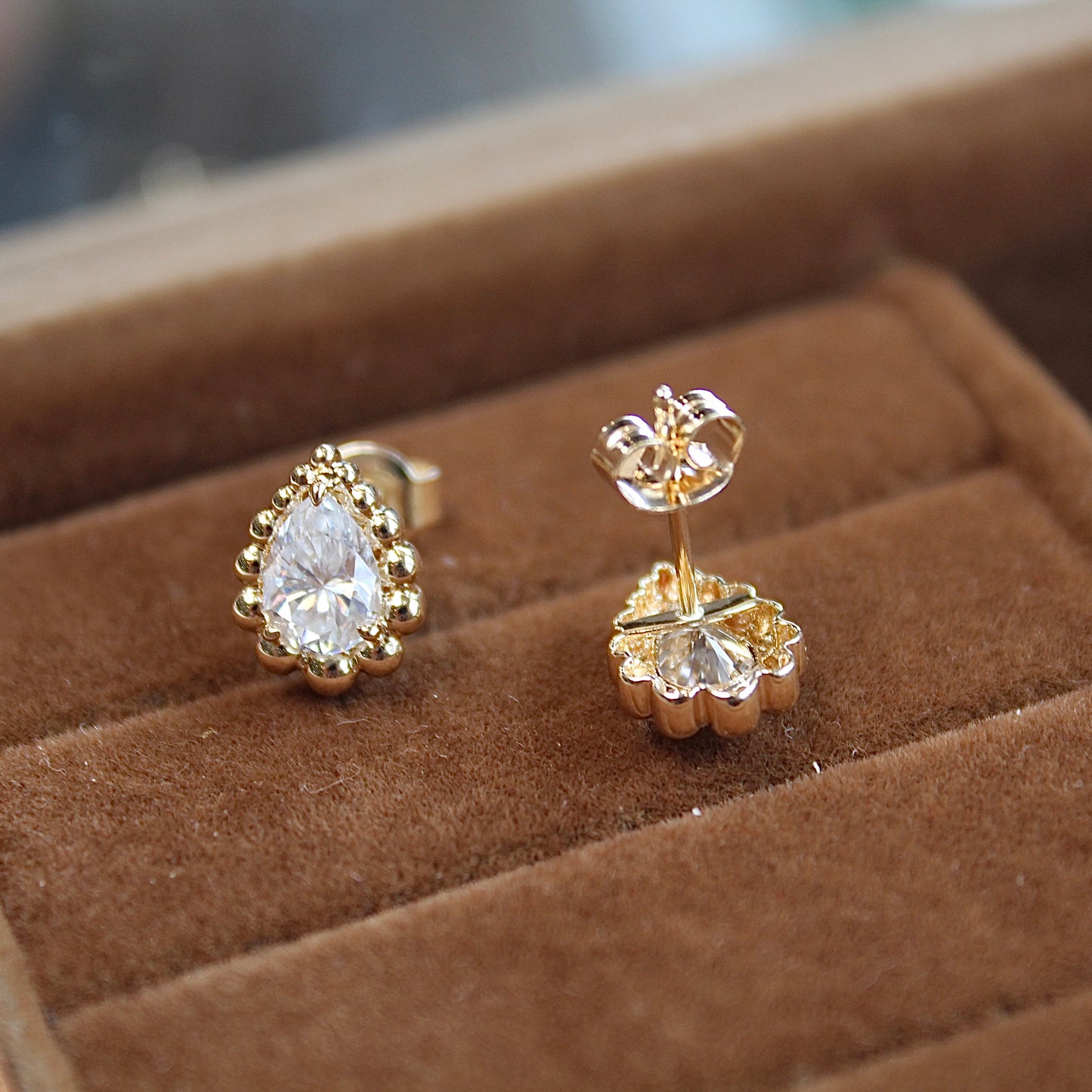 14K Solid Yellow Gold Pear Shape Earrings