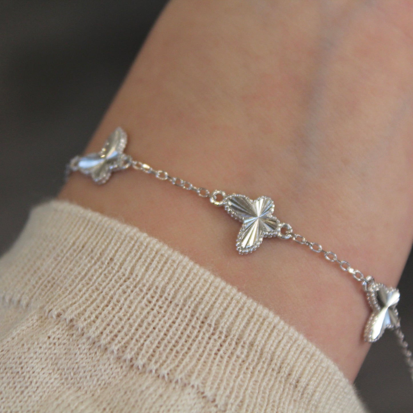 车花工艺Laser Shine Butterflies Silver Bracelet