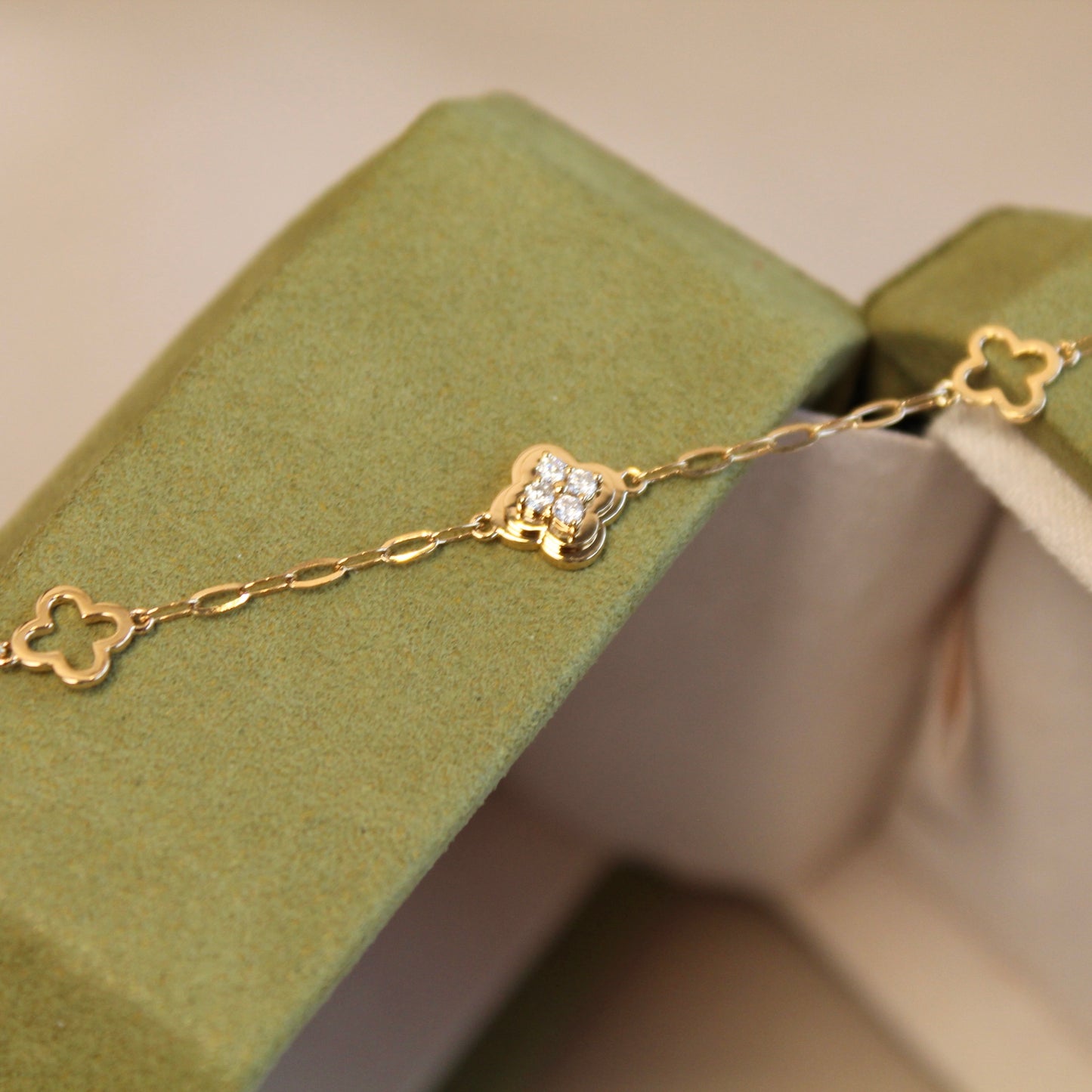 18K Solid Gold Three Clovers Bracelet