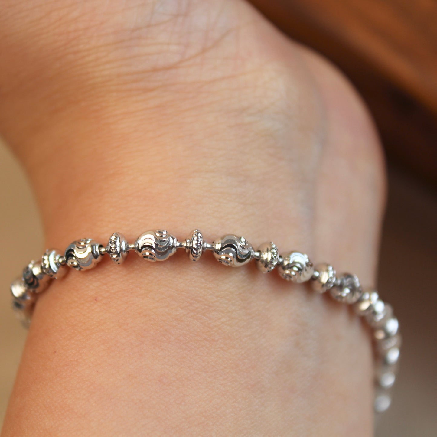 Sparkling Olive Bead Bracelet 波纹橄榄珠