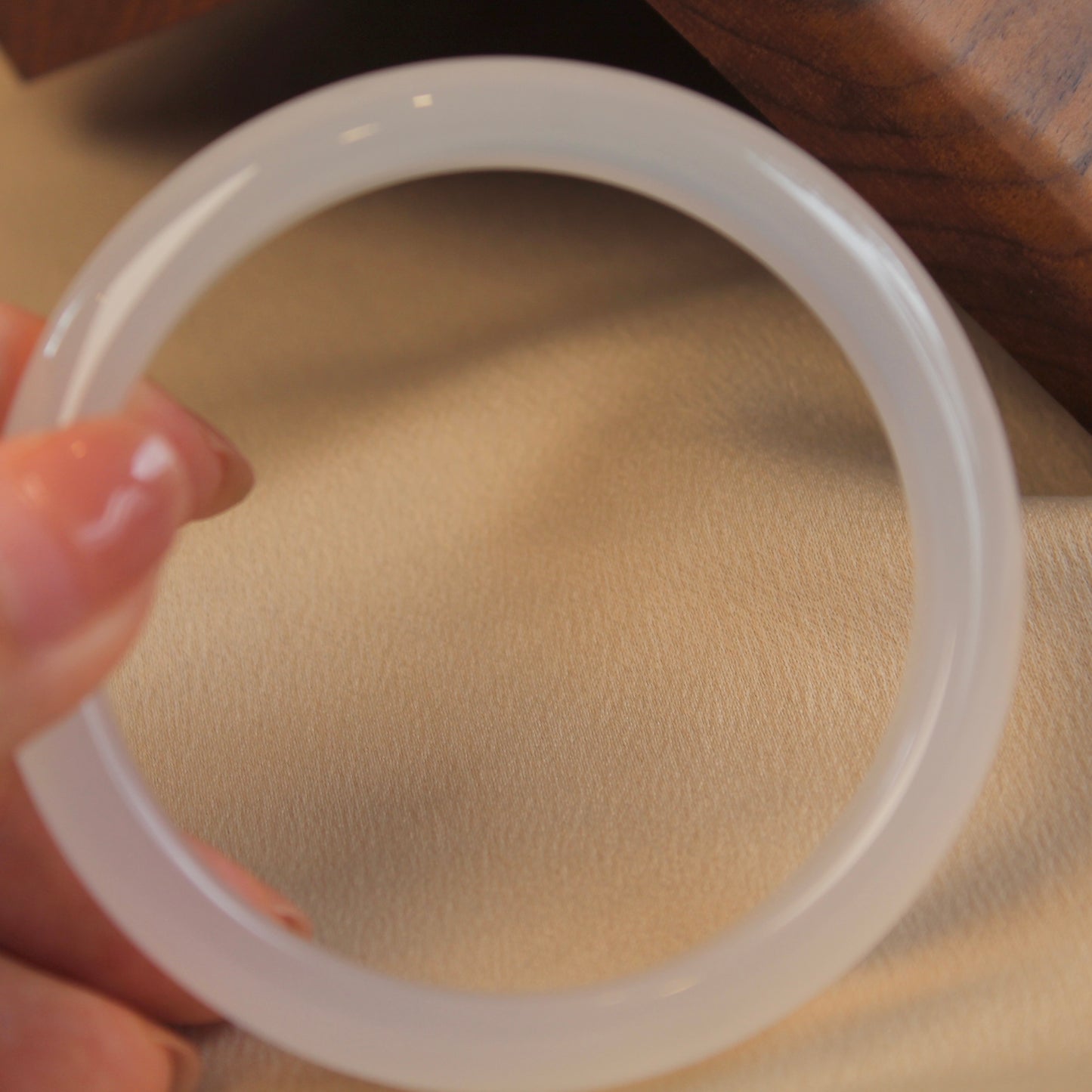 白月光玉髓手镯Bangle Bracelet