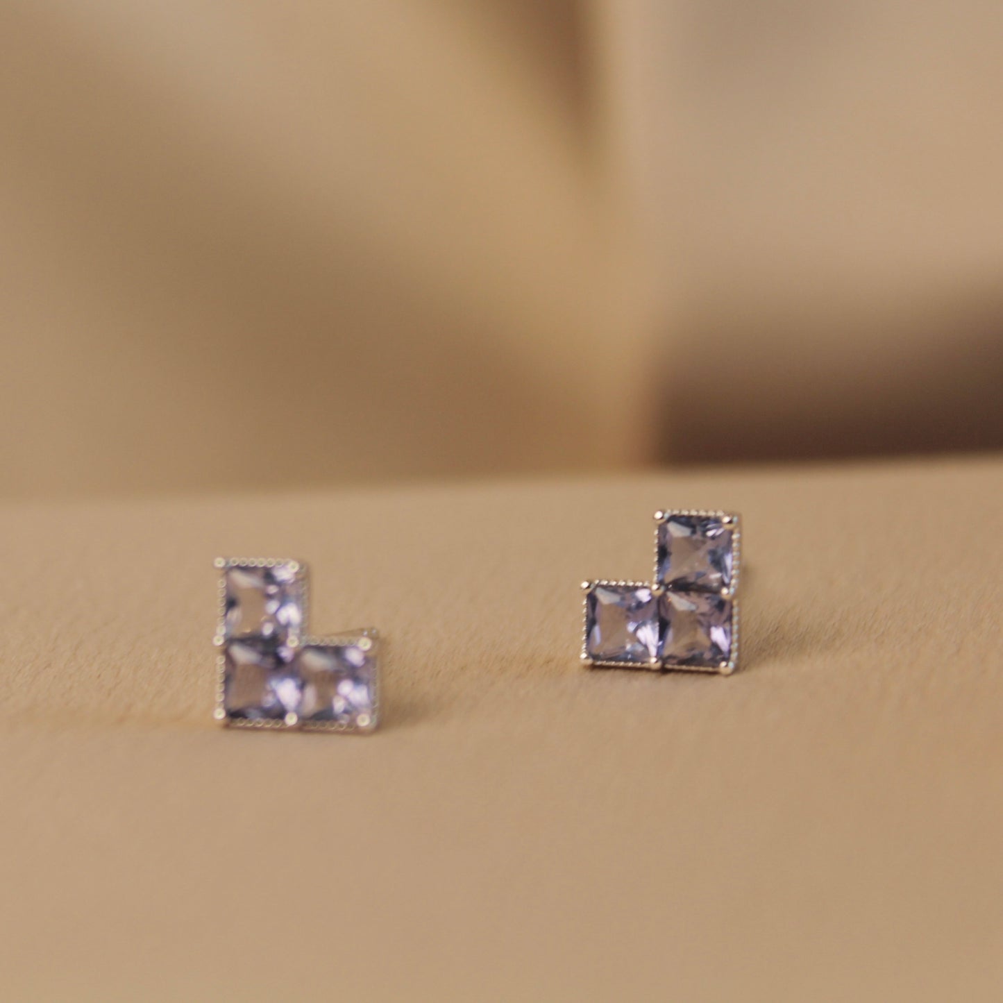 14K Solid White Gold Lolite Heart Earrings 堇青石