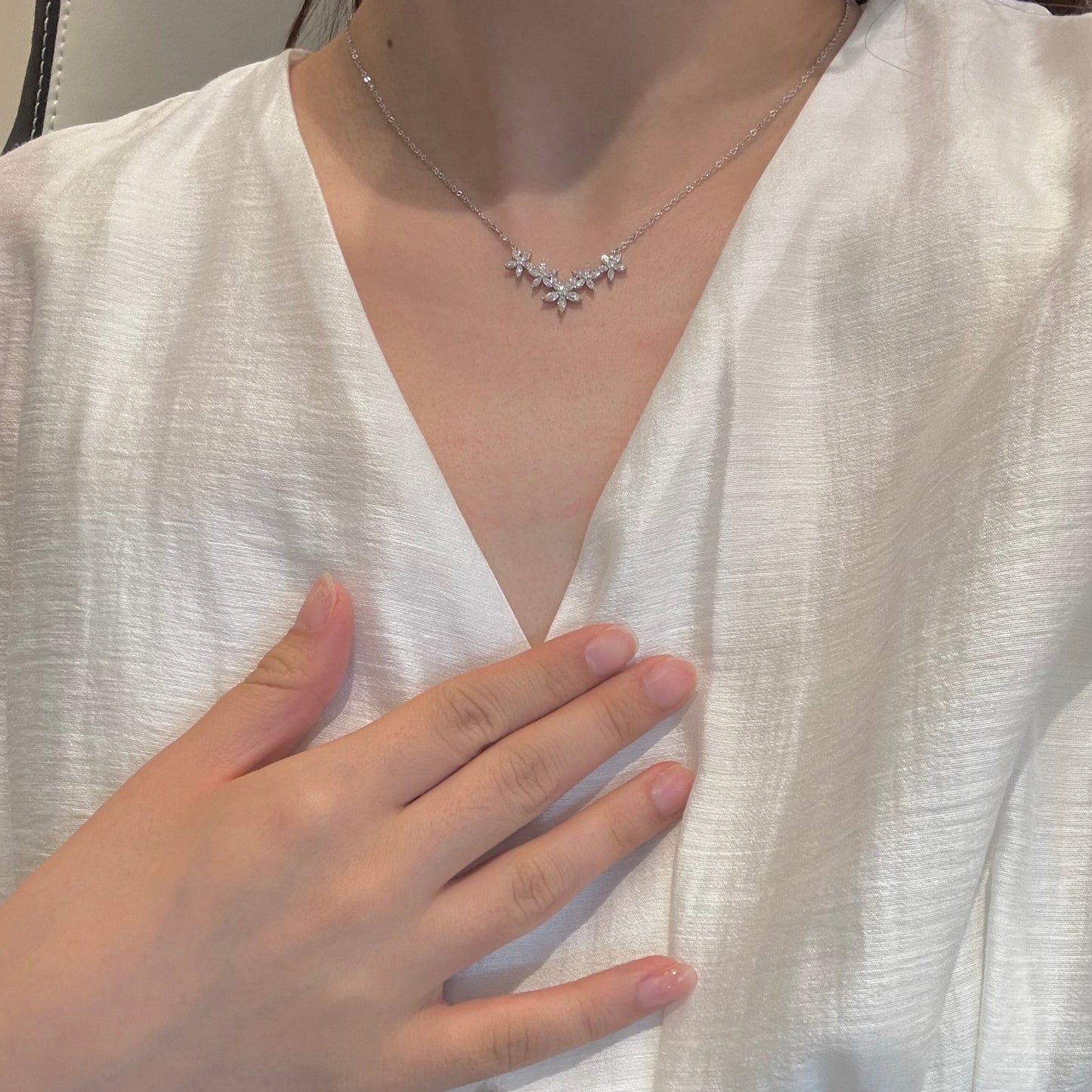 Daisy Flower Moissanite Necklace