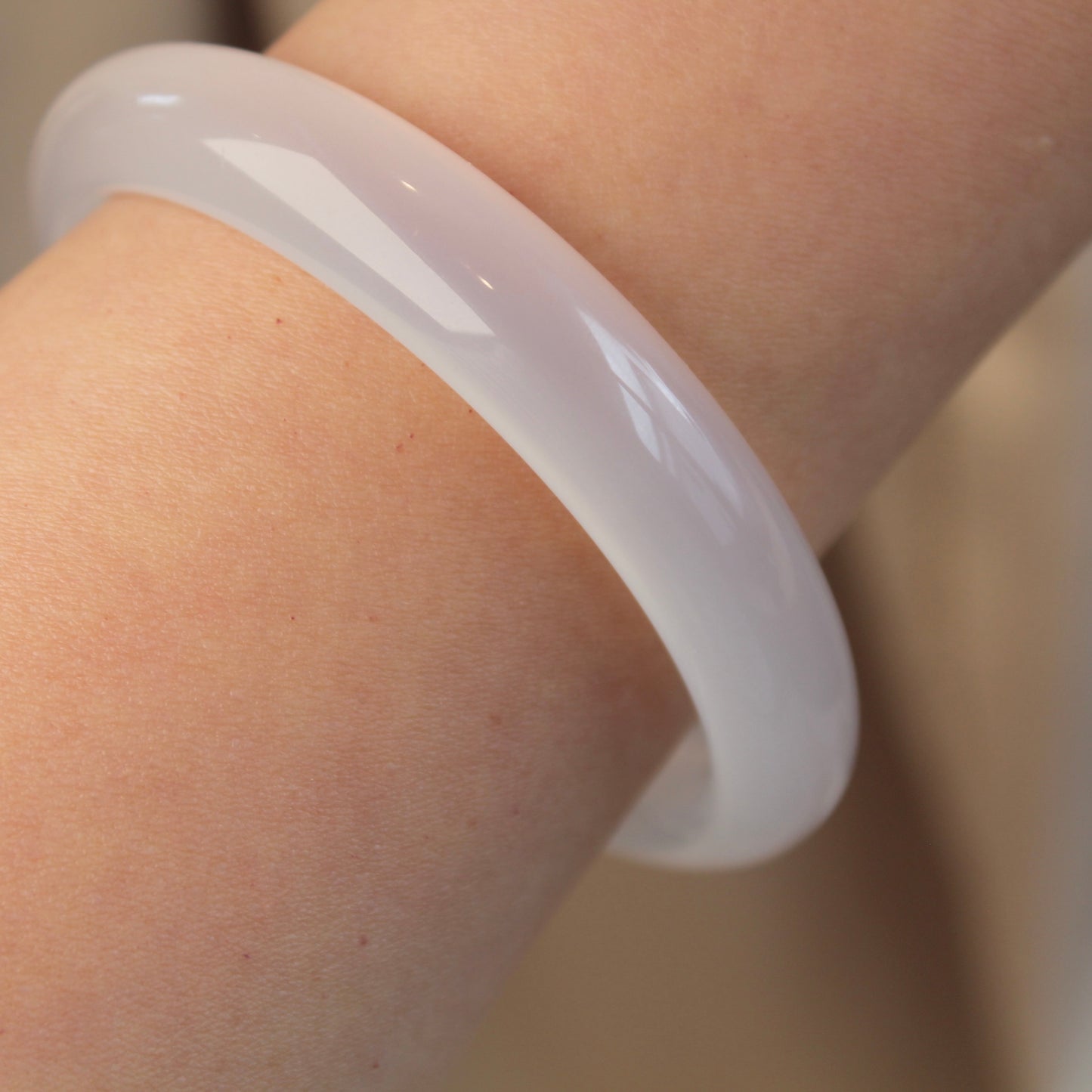白月光玉髓手镯Bangle Bracelet