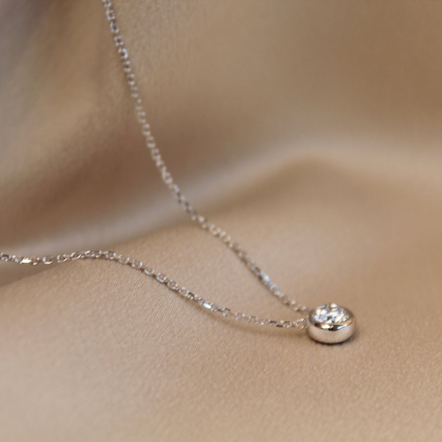 14K Solid Gold Single Bubble Necklace 0.5 Ct, White Gold