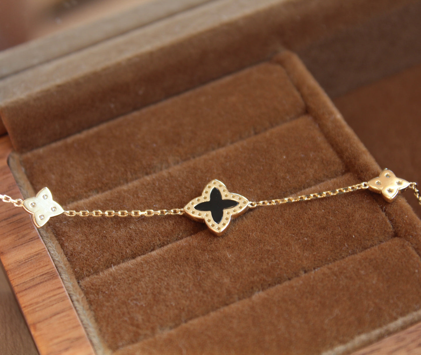 14K Solid Yellow Gold Black Onyx Clover Bracelet