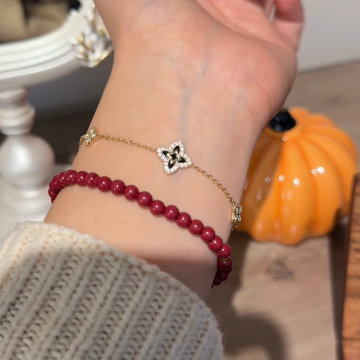 14K Solid Yellow Gold Black Onyx Clover Bracelet