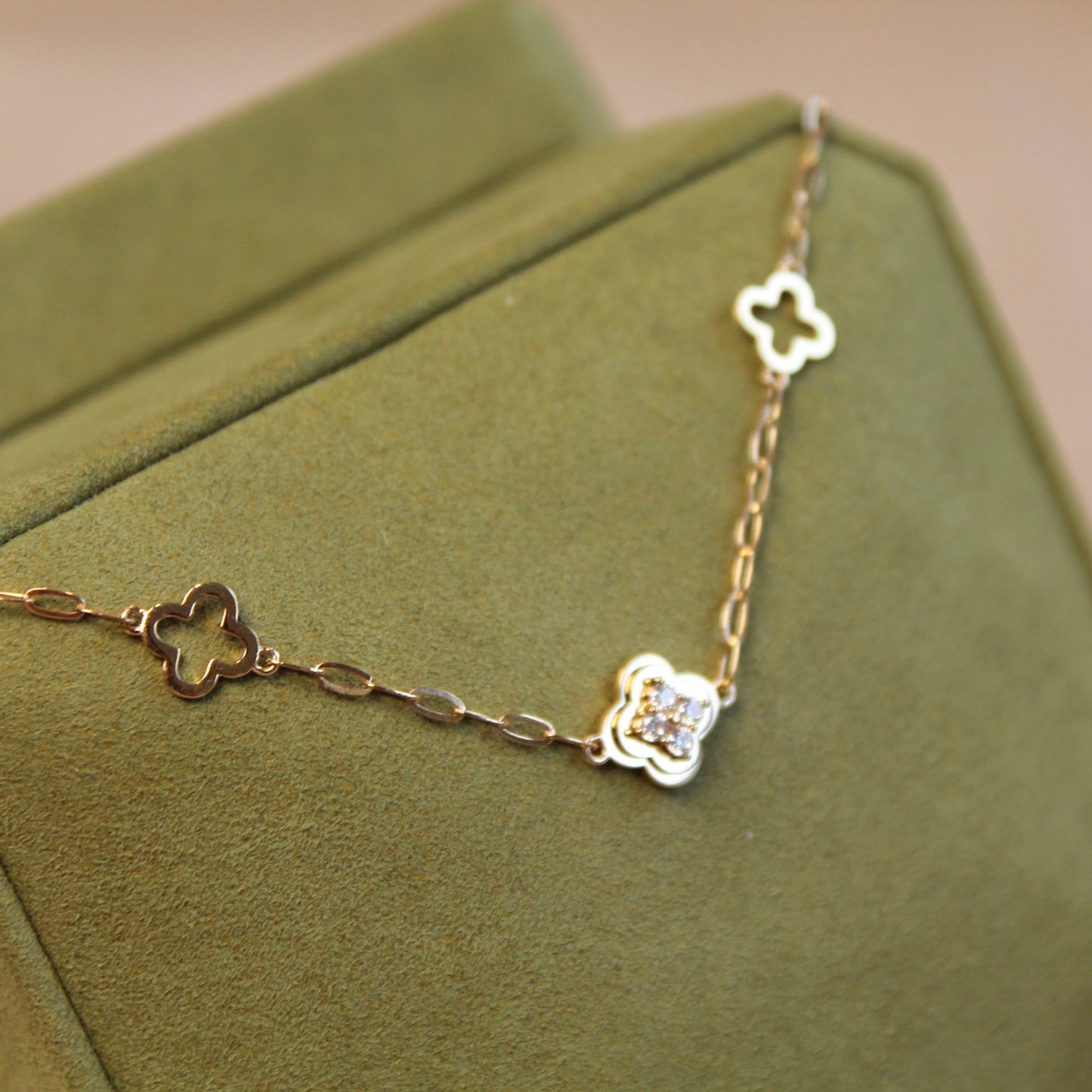 18K Solid Gold Three Clovers Bracelet