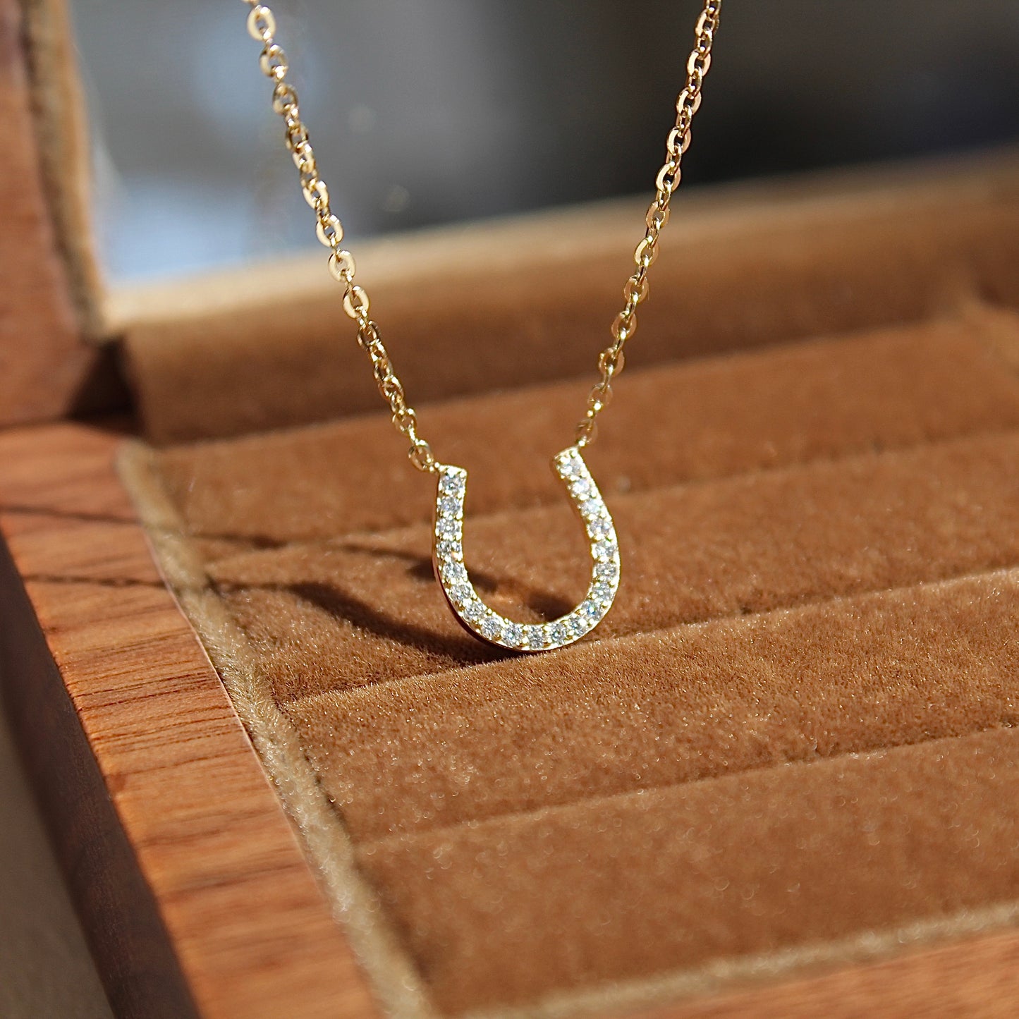 14K Solid Gold Horseshoe Moissanite Necklace