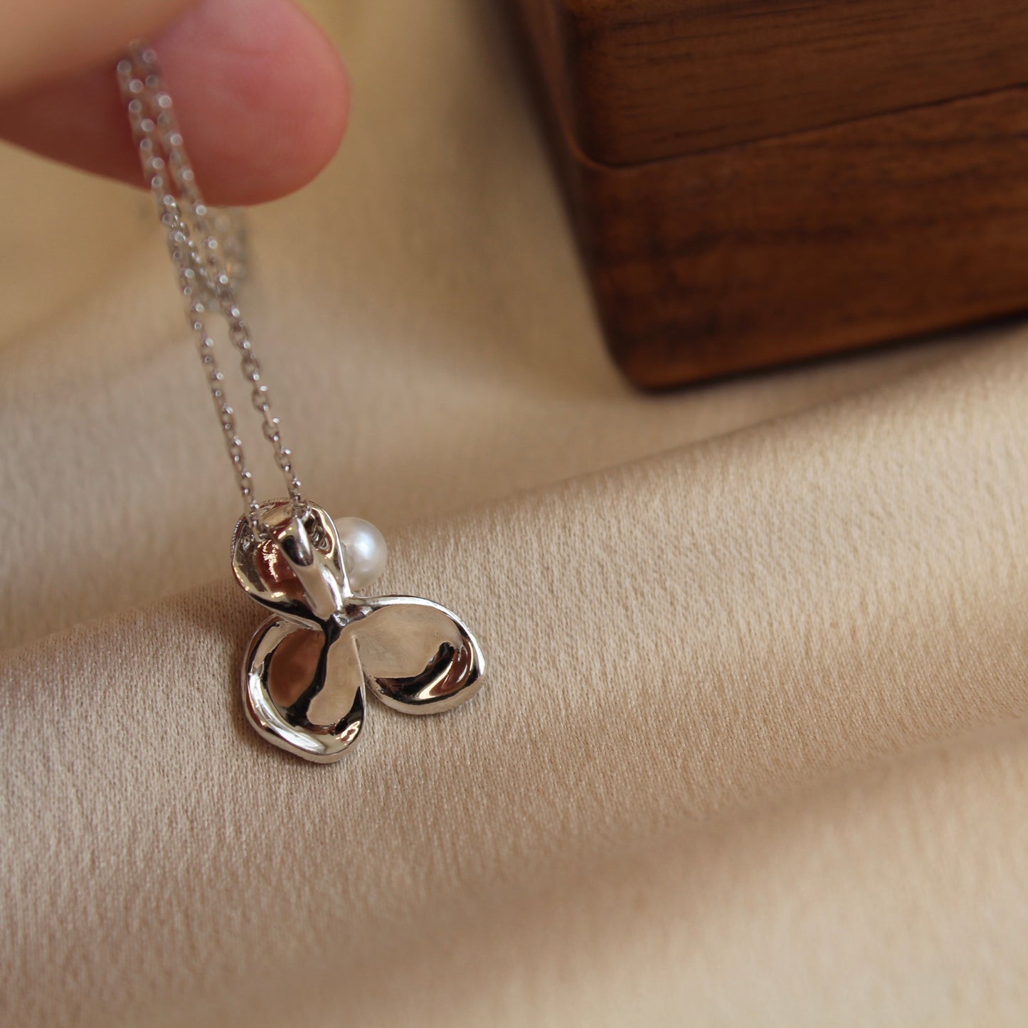 Silk-Drawn Petals Pearl Necklace, Silver Version