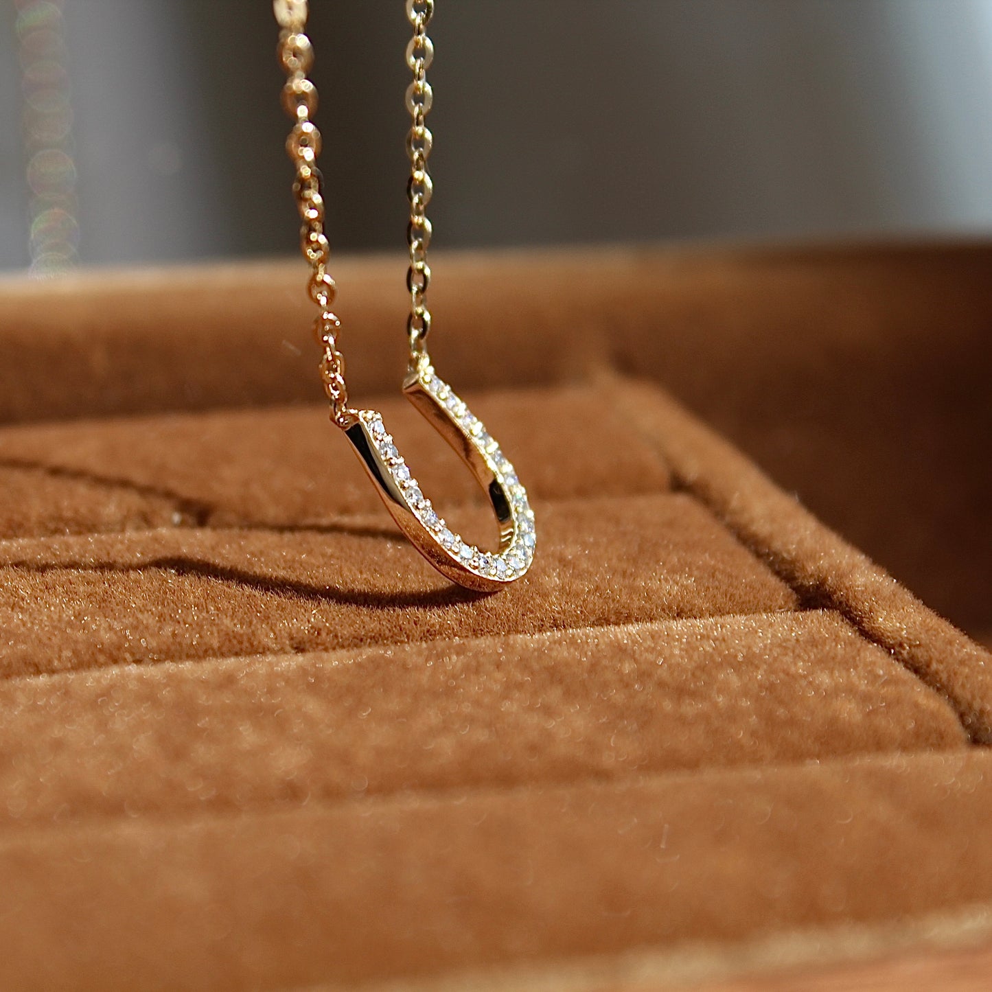 14K Solid Gold Horseshoe Moissanite Necklace