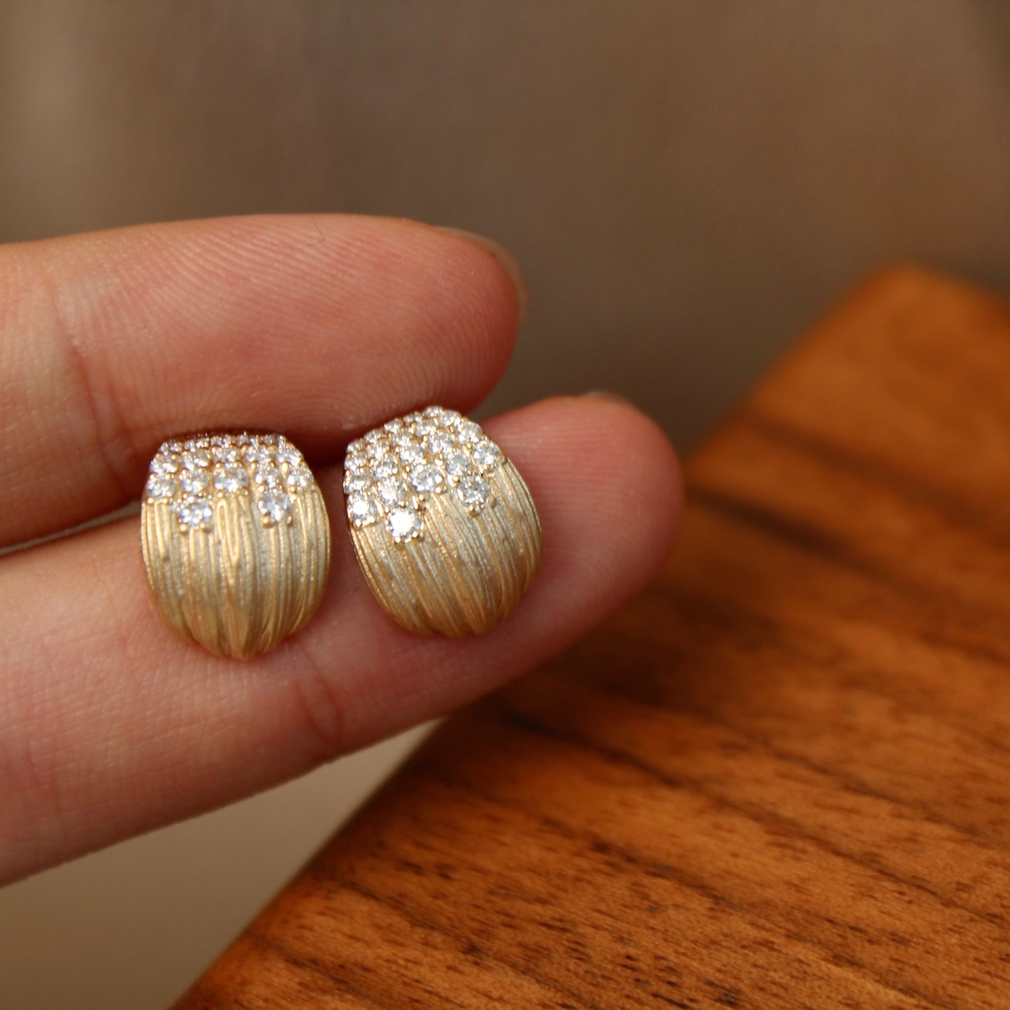 14K Solid Gold Star-fall Earrings 喷砂工艺