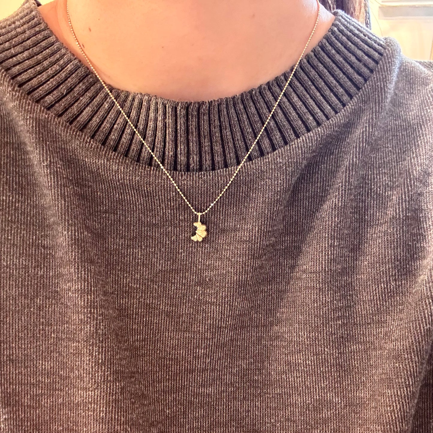 14K Solid Gold Croissant Pendant 牛角包