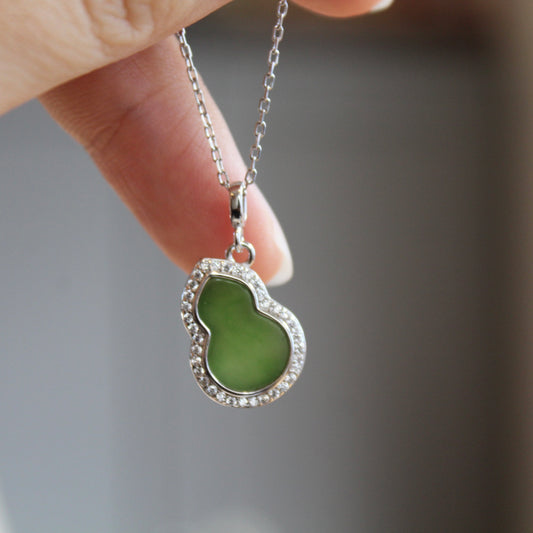 Natural Green Jade Hulu Necklace