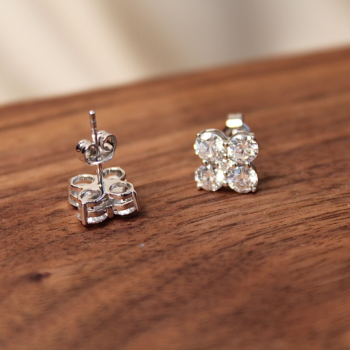 铂金Platinum PT950 Shiny Clover Earrings