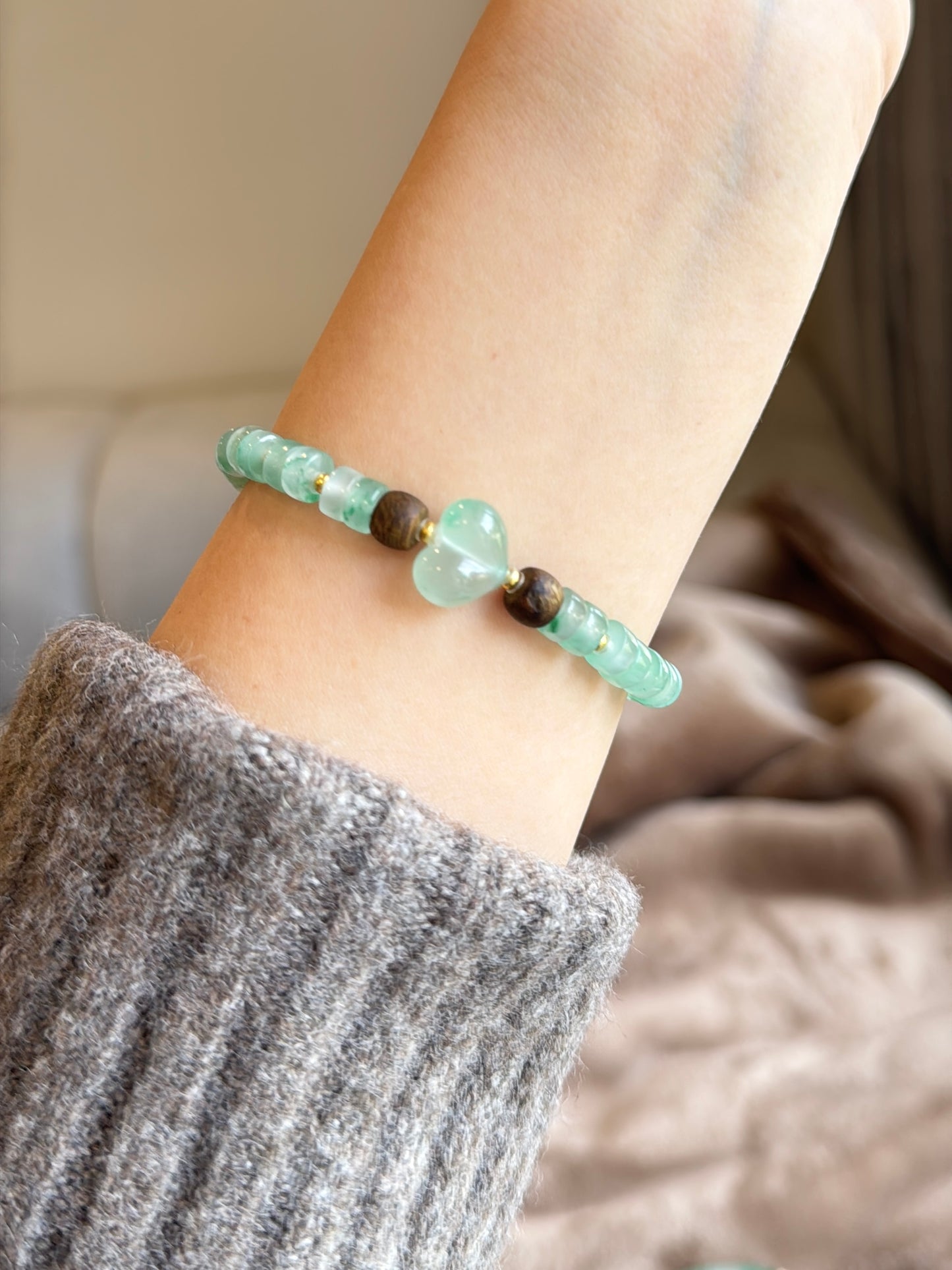 非洲翠屁桃沉香 African Aventurine & Agarwood Bracelet