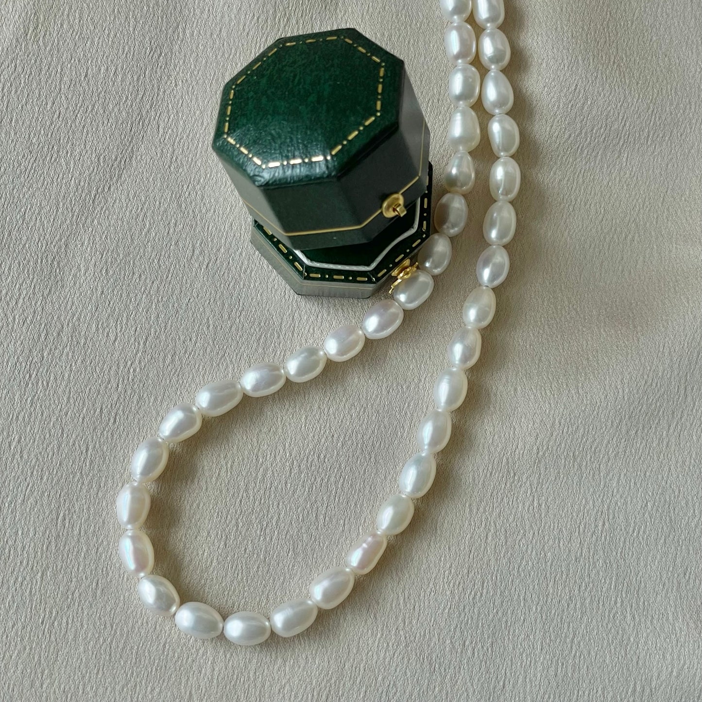 High-Quality Classic Natural Rice Pearl Necklace