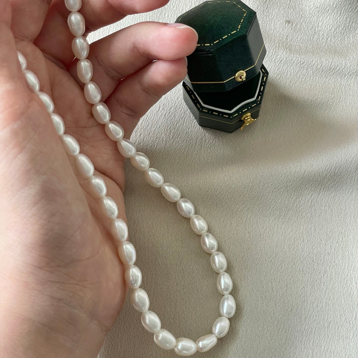 High-Quality Classic Natural Rice Pearl Necklace