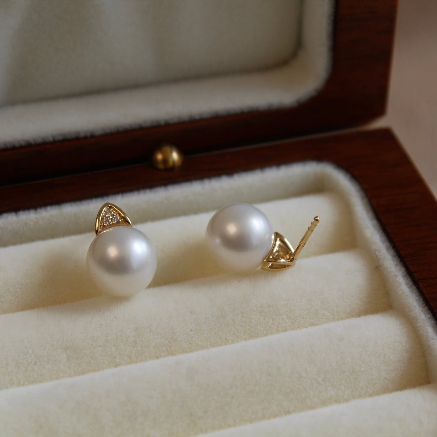 14K Solid Gold Crown Natural Pearl Earrings