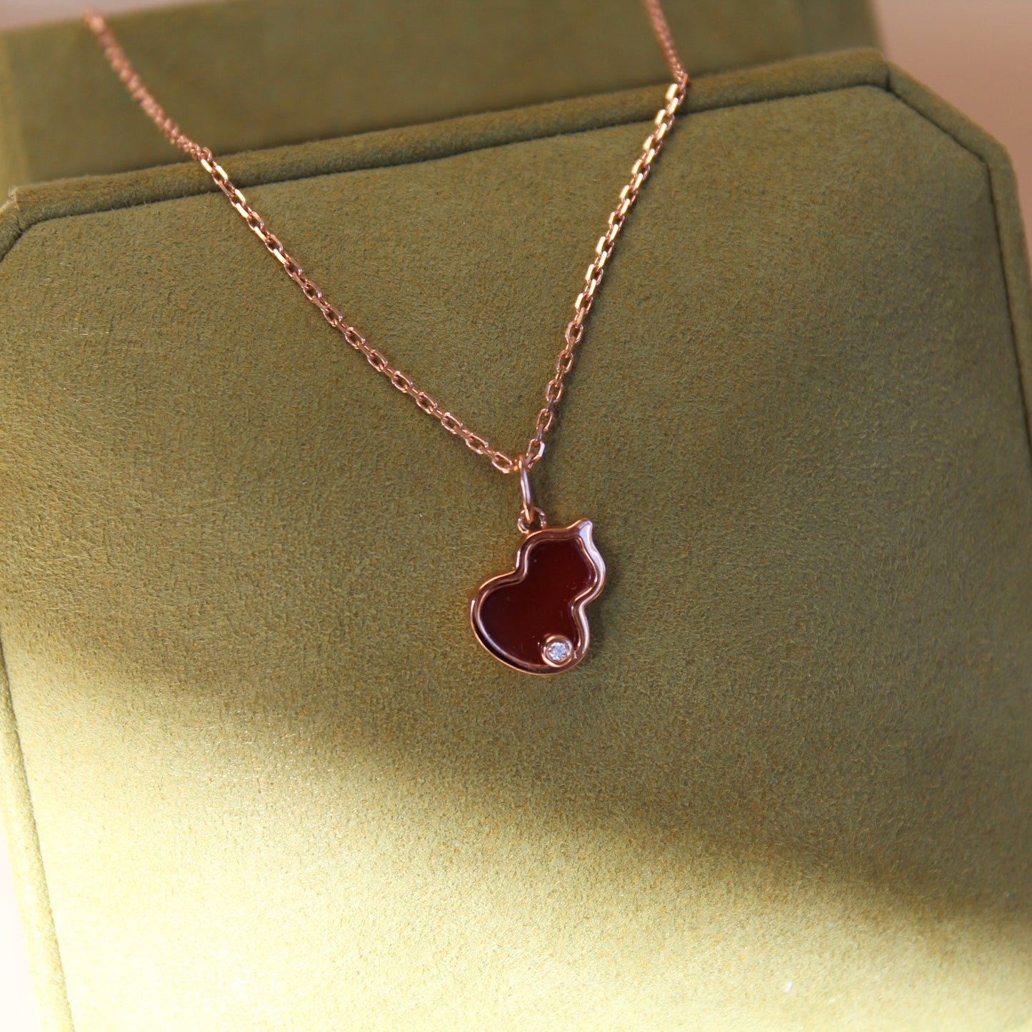 14K Solid Rose Gold Red Agate Hulu Necklace