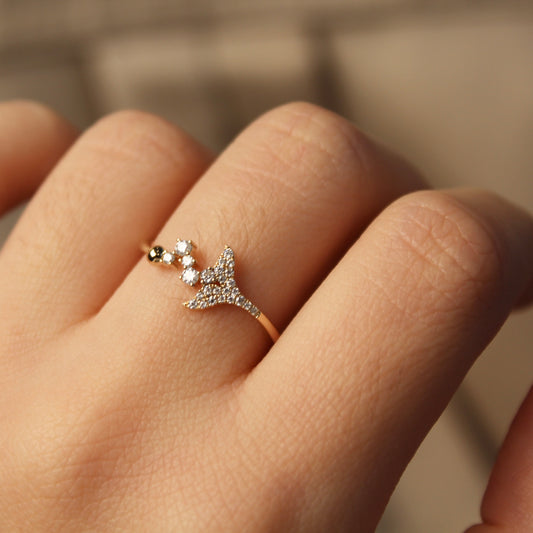 摸鱼锦鲤 14K Solid Gold Fishtail Ring