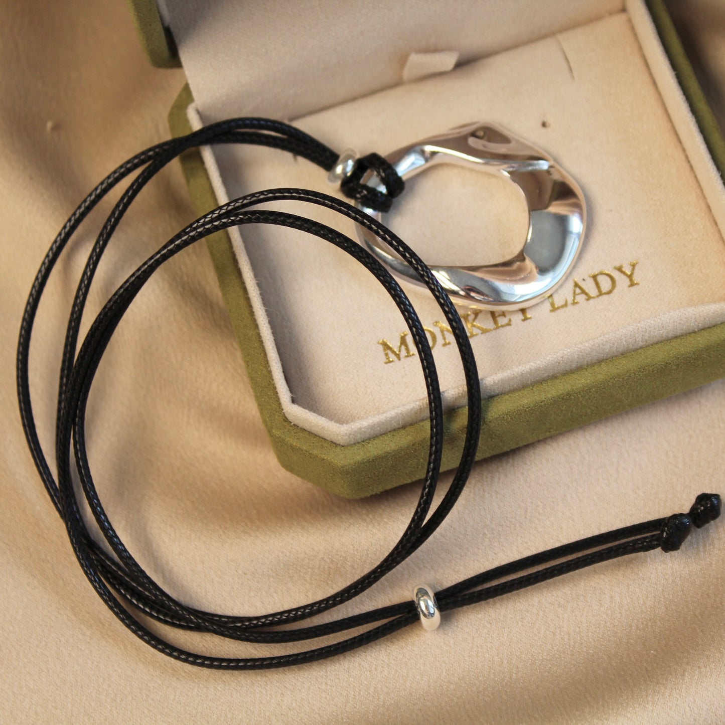 Minimal Loop Silver Necklace