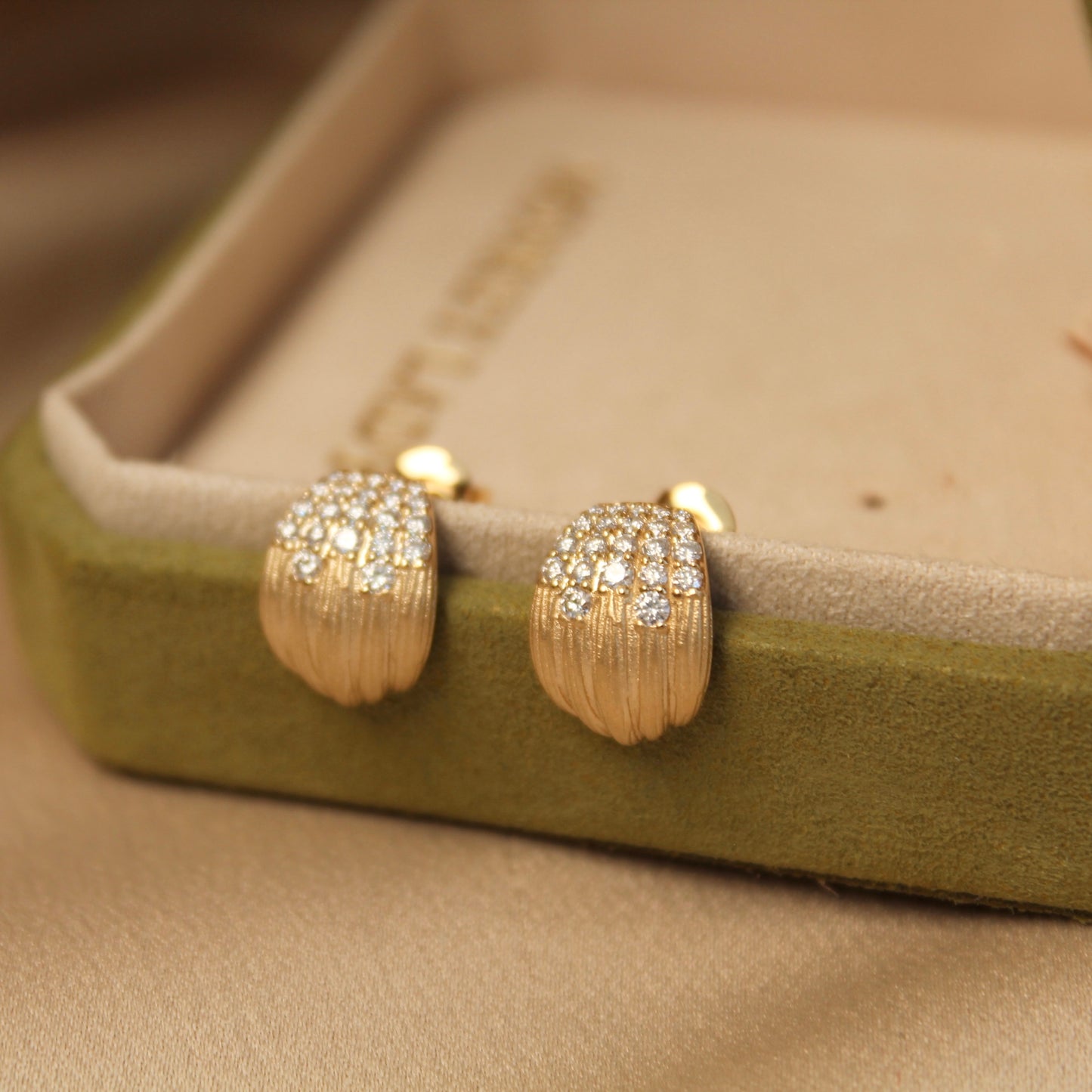 14K Solid Gold Star-fall Earrings 喷砂工艺